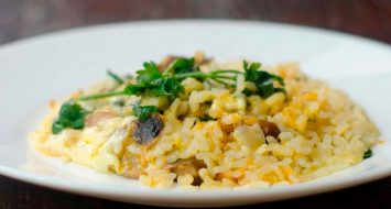 Risotto a la cúrcuma con lino